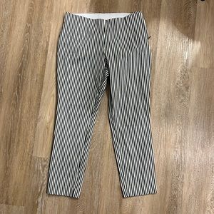 Adorable black and white striped trouser! Super stretchy and comfortable!